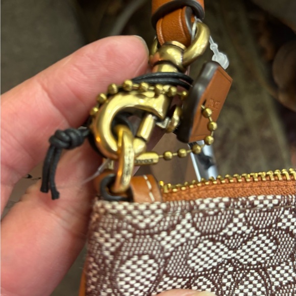 Authentic COACH 1941 micro sign. jacquard/refined calf leather zip top wristlet - Picture 9 of 14